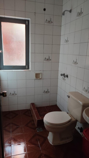 Bathroom 5, The House Tarija, Cercado