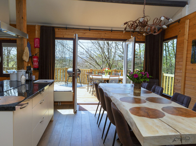 Others 5, Cosy Chalet in Odeigne with Hot Tub, Luxembourg