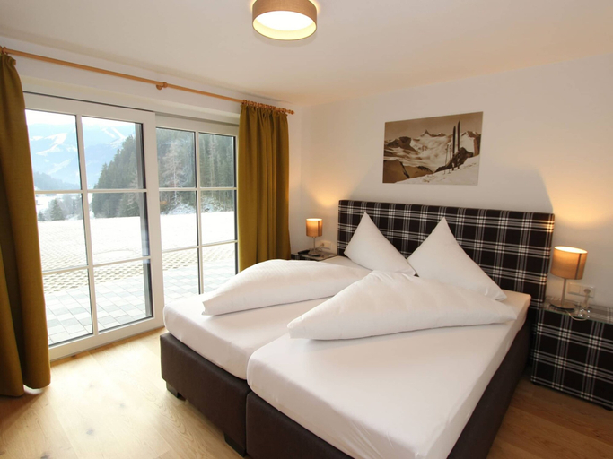 Bedroom 2, Chalet in Saalbach-hinterglemm With Sauna, Zell am See