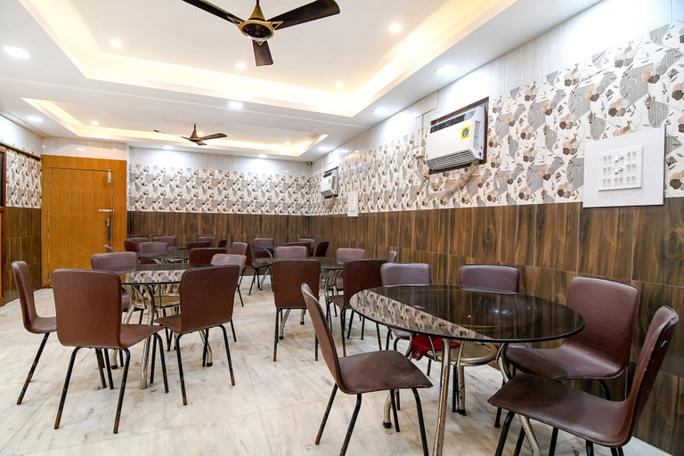 Food & Drinks 3, Fabhotel Santoshi, Kolkata