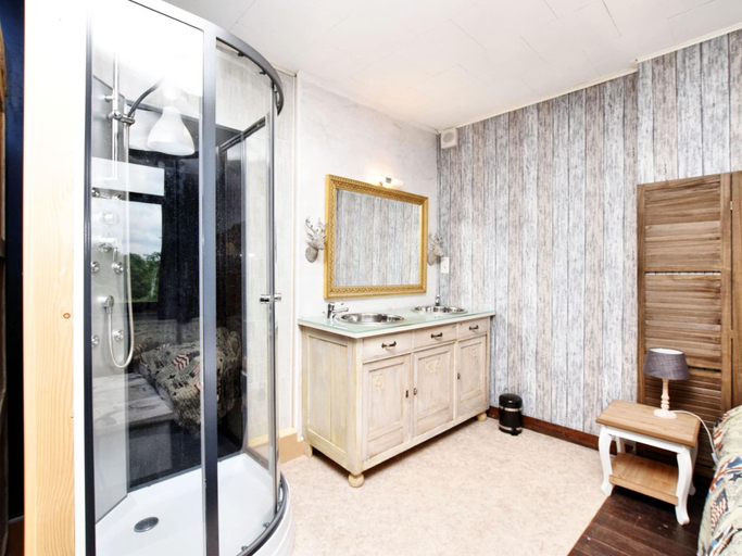Bathroom 4, Lierneux Forest View Lodge, Liège