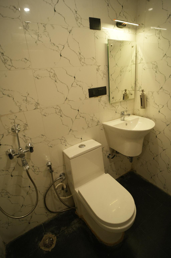 Bathroom, Chestnutt Tree Hotel, Alwar