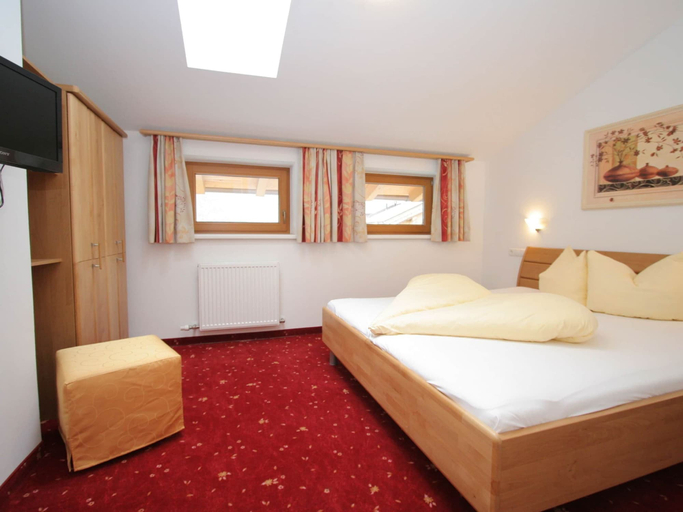 Bedroom 3, Stylish Flats in Uderns near Ski Lift, Schwaz