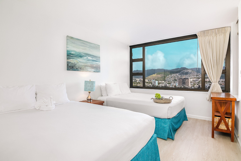 Bedroom 3, Mountain View Near Waikiki Beach w/ 2 Beds and Parking, Honolulu