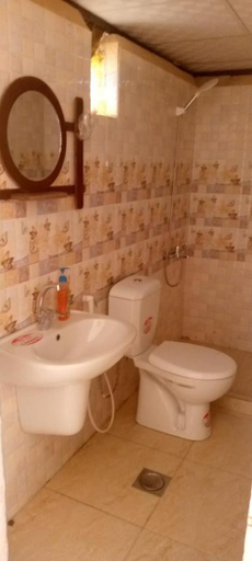 Bathroom 3, Talal Wadi Rum, Quaira