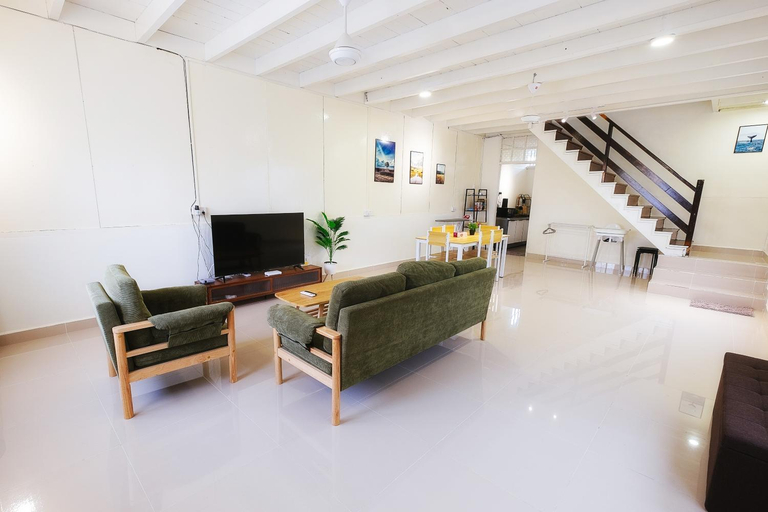 Shared lounge/TV area 2, monstera guesthouse (Lenggong), Hulu Perak