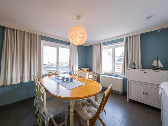Living room 2, Quiet Apartment With Sunny Terrace, West-Vlaanderen