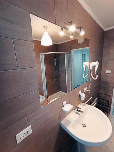 Bathroom 2, B&B Casa Gabriele, Cosenza