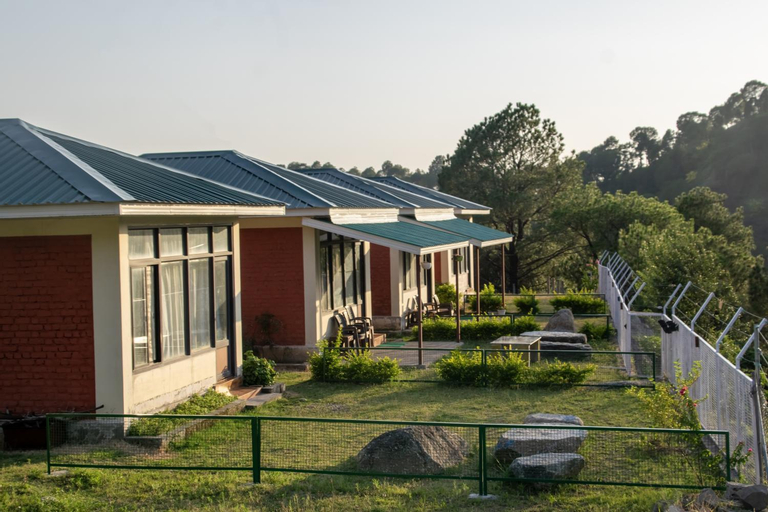 Dhauladhar View Village Resort , Kangra