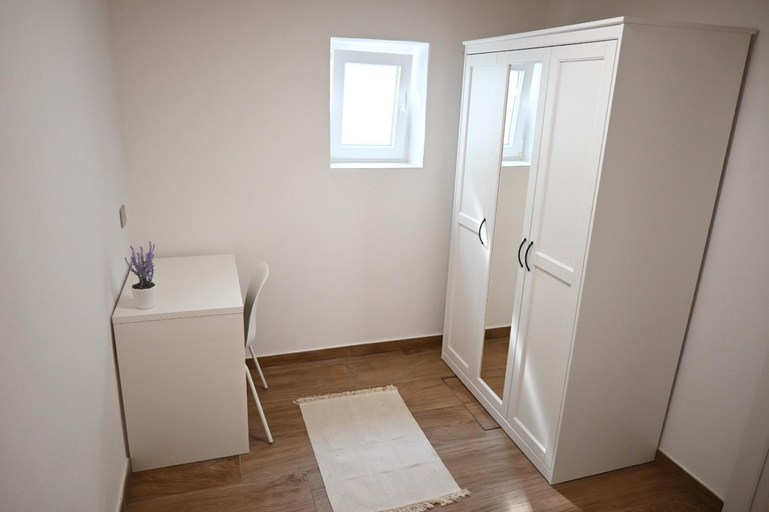 Others 4, Garofoli Apartments, Verona