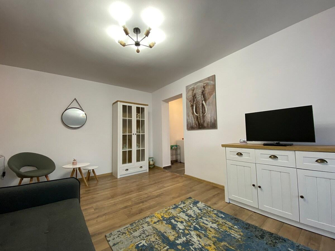 Others 5, Best Apartment City Hall, Suceava