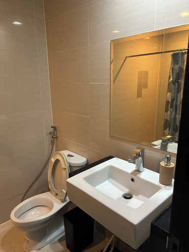 Bathroom 4, VenizLex, Taguig