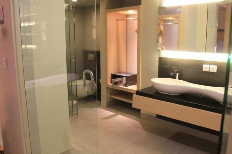 Bathroom 9