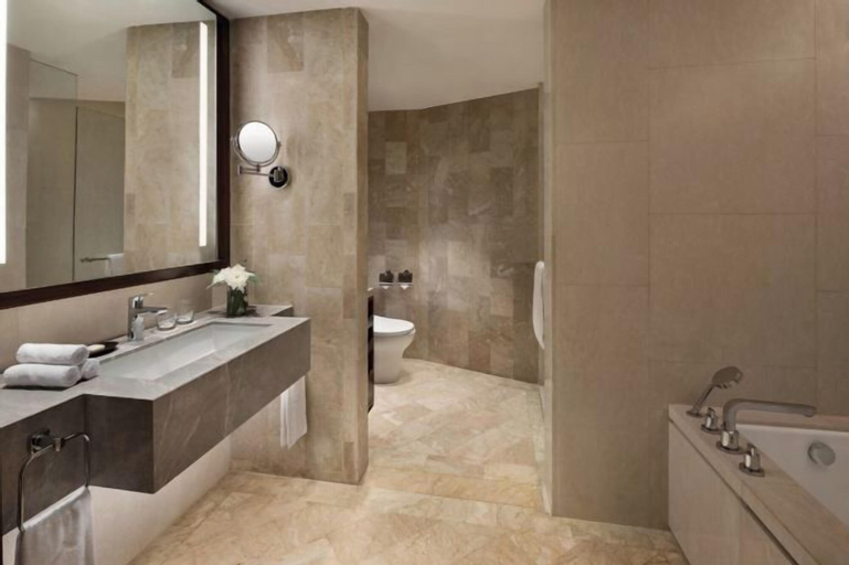 Bathroom 16