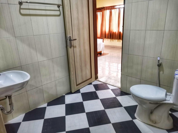 Bathroom 4