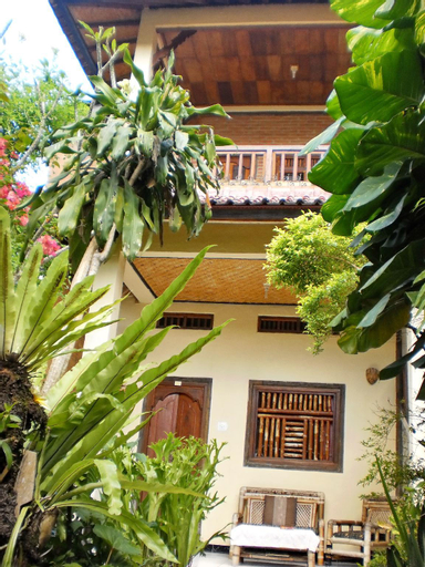 Exterior 6