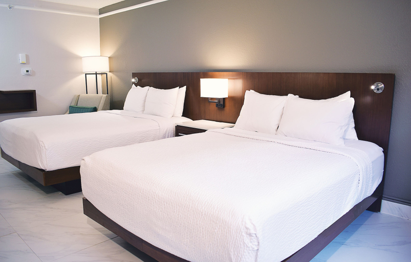 Bedroom 3, The Fontana Hotel, Marion