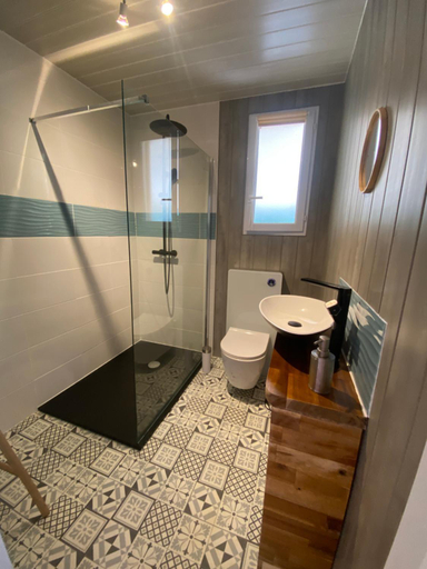 Bathroom, Les Hauts Cottages, Dordogne