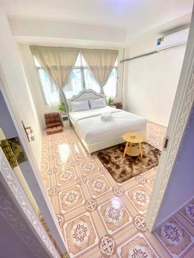 Bedroom 12