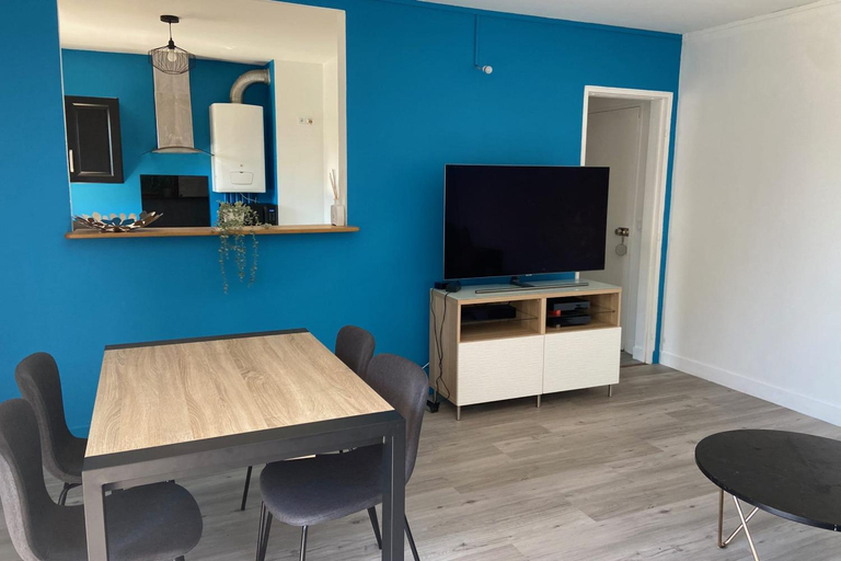 Others 3, Spacious T3 with balcony - close to town center, Calvados