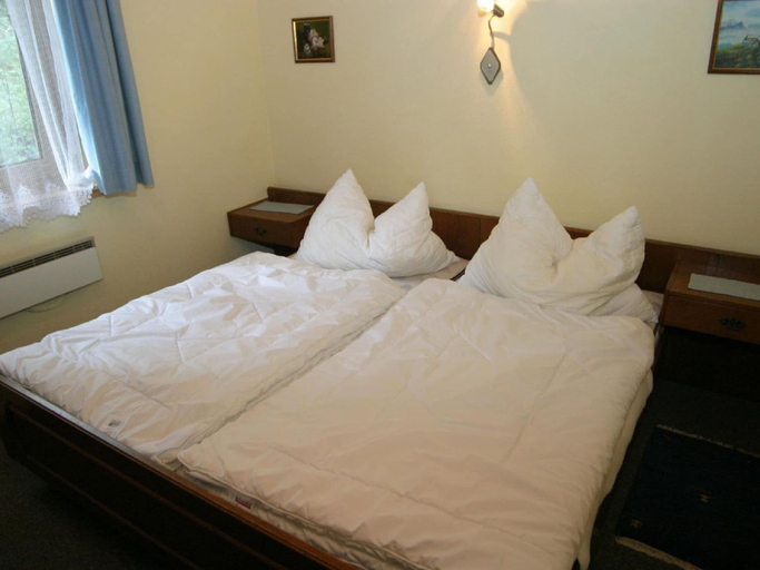 Bedroom 3, Queitly Located Chalet near Resort Center of Nassfeld, Hermagor