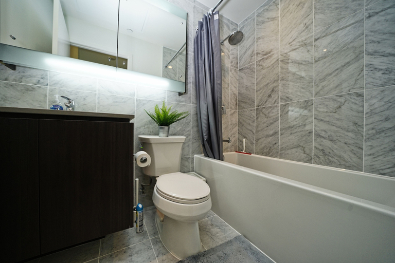 Bathroom 4, Blue Jays Suites, Toronto