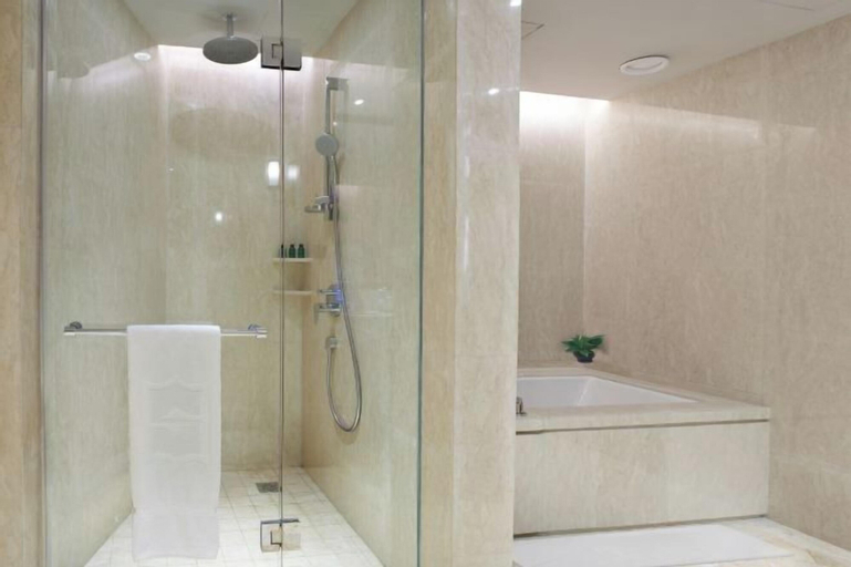 Bathroom 15