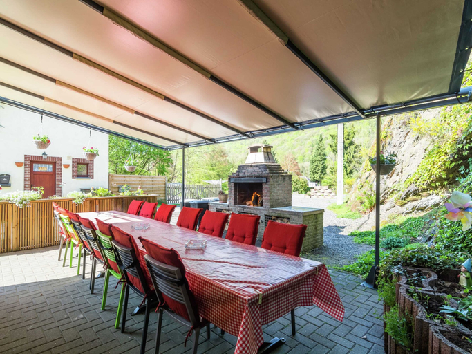 Food & Drinks 5, Lovely Holiday Home in Marcourt, Luxembourg