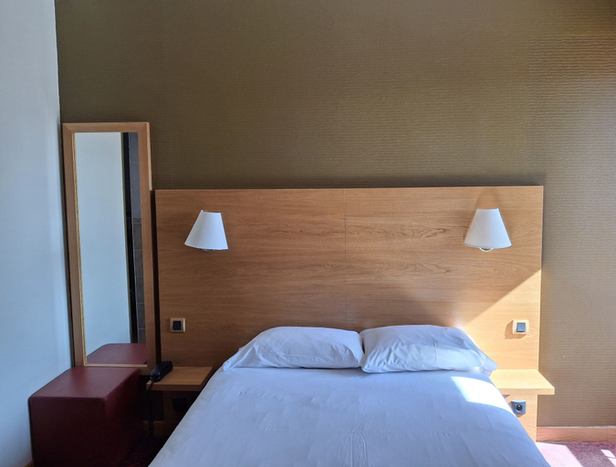 Bedroom 3, La Tour Maje, Rodez, Aveyron