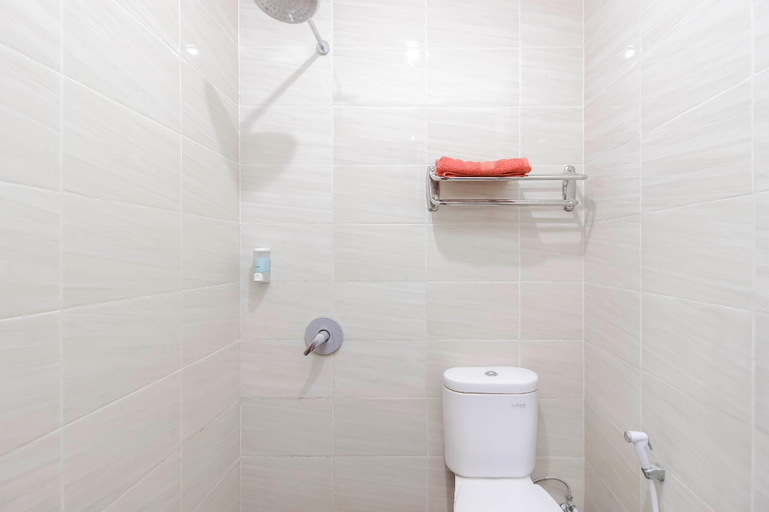 Bathroom 7