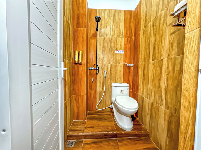 Bathroom 4, Hotel Grand Bandara, Medan