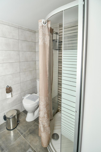 Bathroom 2, Medusa studios, Central Macedonia