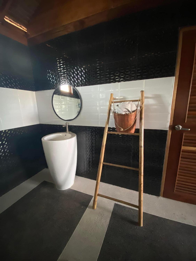 Bathroom 2, ปีกไม้วิลล่าบ้านMaya-มายา, Khao Suan Kwang