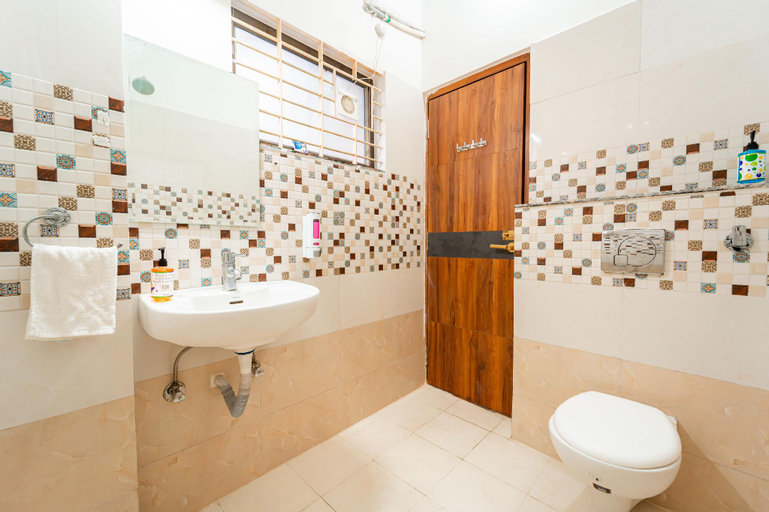 Bathroom 11