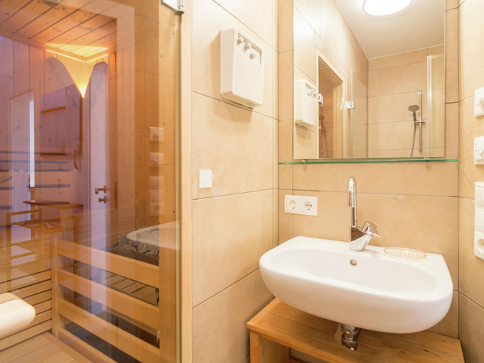 Bathroom 4, Chalet in Mittersill near Ski Slopes, Zell am See