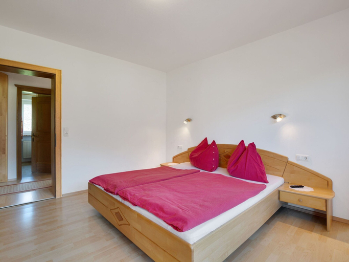 Bedroom 4, Nice Apartment With Terrace in Salzburg, Zell am See