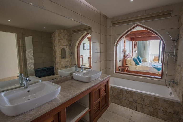 Bathroom 4, Shukran Palace, Kati