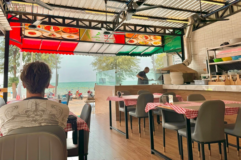 Food & Drinks 4, The Lodge Jomtien 7, Pattaya