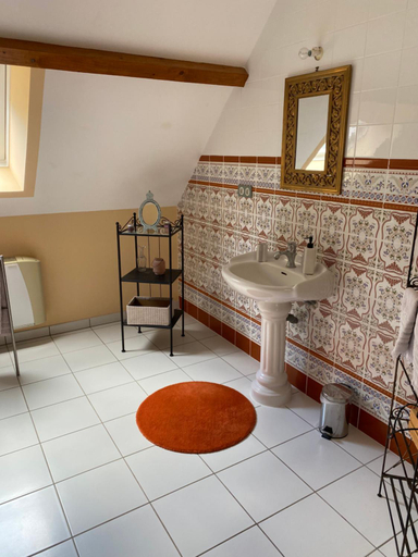 Others 4, La Gibriacoise petite chambre chez l habitant, Côte-d'Or