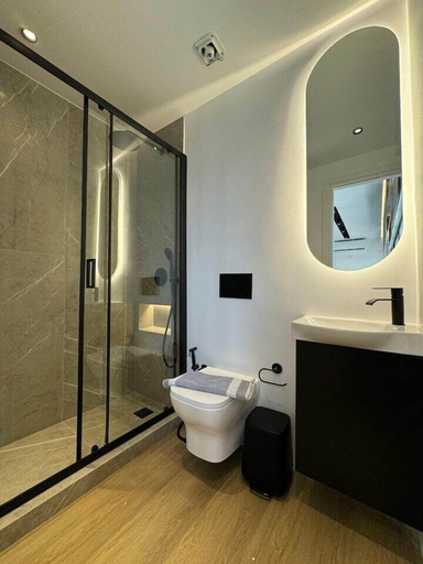 Bathroom 2, BlueMotion - CentralSuite, Attica