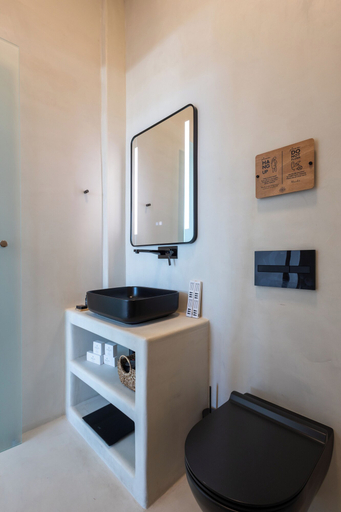 Bathroom 5, Divino Caldera, South Aegean