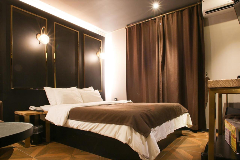 Bedroom 3, Cheonan A-Vant Hotel, Cheonan