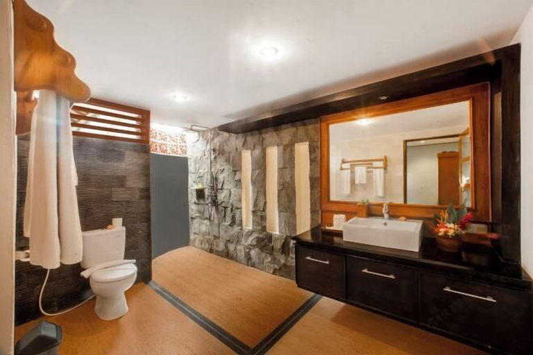 Bathroom 3, Bali Taman Lovina Resort & Spa Suites, Buleleng