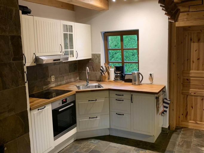 Others 4, Scenic Holiday Home in Sluknov With Garden, Děčín