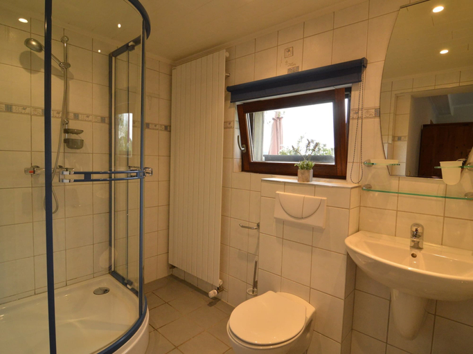 Bathroom 3, Panoramic Retreat, Thirimont, Liège