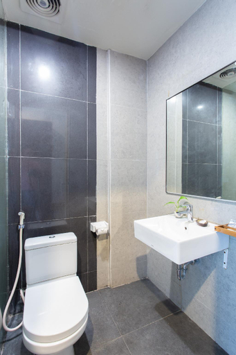 Bathroom 7