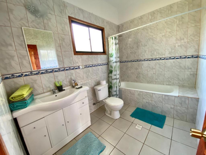 Bathroom 2, Kahina Lodge, ísla de Pascua