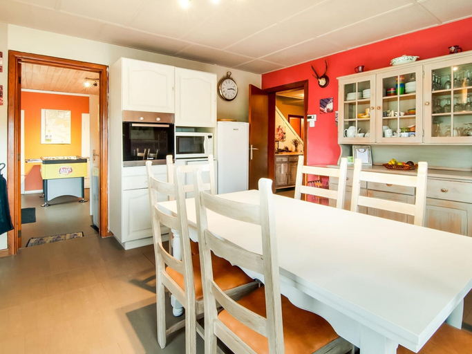 Others 3, Tranquil Holiday Home With Private Garden, Liège