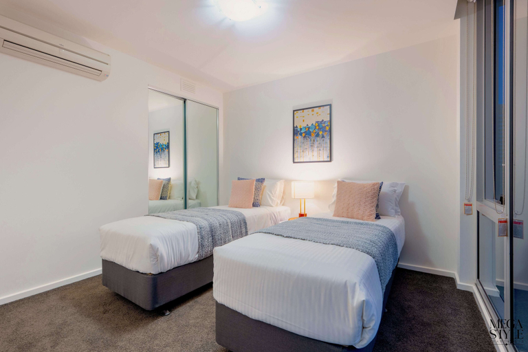 Bedroom 4, Mega Style Apartments Mainpoint, Melbourne