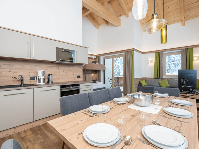 Others 5, Chalet in Saalbach near Ski Lift, Zell am See